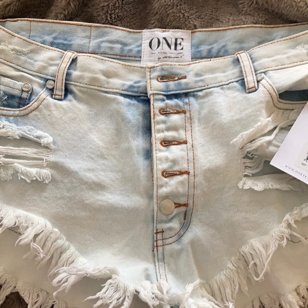 New with tags One Teaspoon distressed shorts